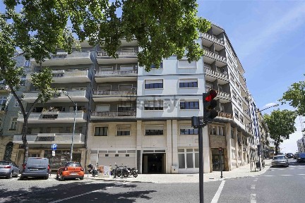 Arrendamento de escritório na Rua do Conde de Redondo, 8
