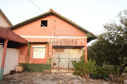 Moradia independente à venda na Rua das Redouças