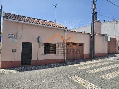 Bombarral e Vale Covo, Rua dos Mártires da Pátria, 2