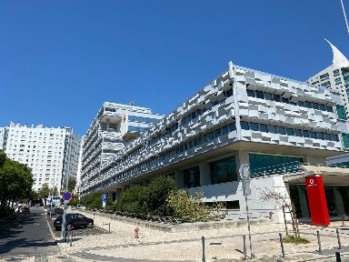 Arrendamento de escritório privado na Avenida Dom João II