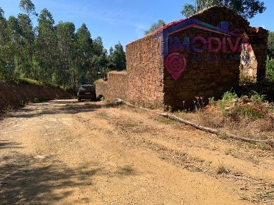 Moradia independente à venda em Vila Facaia