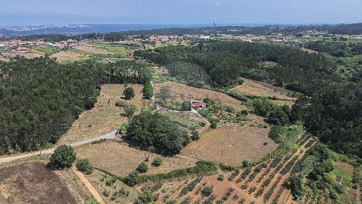 Moradia independente à venda em Famalicão