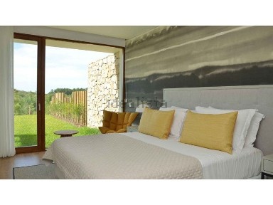 Casa ou moradia à venda na Estrada do Rio Cortiço, 4