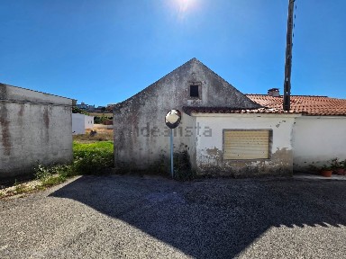 Casa de aldeia à venda na Rua das Flores