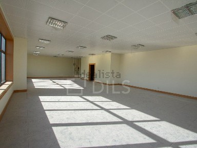 Arrendamento de escritório na Rua Centro Empresarial
