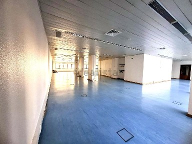 Arrendamento de escritório na Rua José Afonso, 4 C