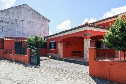 Moradia independente à venda em Arega