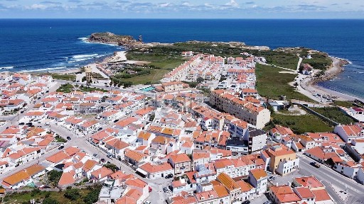 Moradia independente à venda na Travessa da Horta