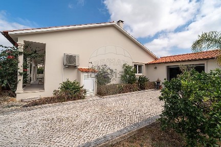Moradia independente à venda em Aljubarrota