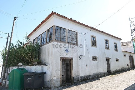 Moradia independente à venda na Estrada de São João Baptista, 476