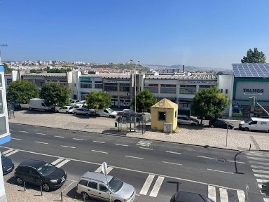 Arrendamento de escritório na Rua José Estevão, 13