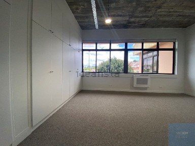 Arrendamento de escritório na Avenida Helen Keller