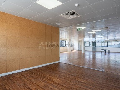 Arrendamento de escritório na Rua Alto do Montijo