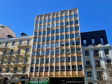 Arrendamento de mesa de trabalho na Rua Braamcamp, 52