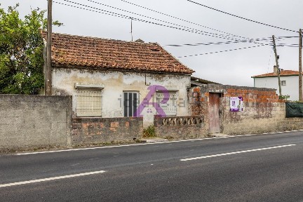 Moradia independente à venda na Rua 42