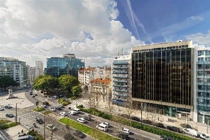 Arrendamento de escritório privado na Avenida da República, 5