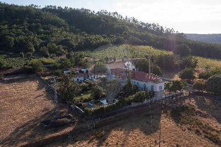 Quinta à venda em Quinta de Cima, 465