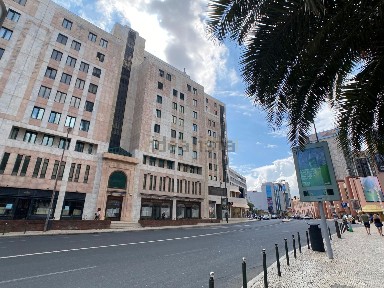 Arrendamento de escritório privado na Rua Carlos Alberto da Mota Pinto, 3