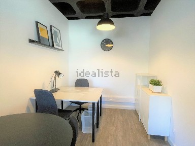 Arrendamento de escritório com espaços partilhados na Rua Elias Garcia