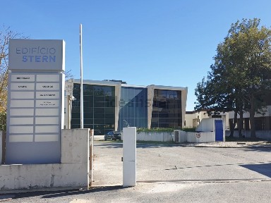 Arrendamento de escritório privado na Rua Alfredo Silva, 8