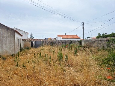 Casa ou moradia à venda na Arelho - Trás do Outeiro