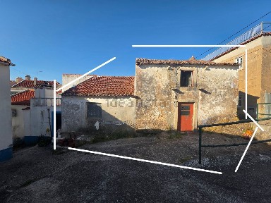 Casa de aldeia à venda na Sobral da Lagoa