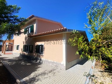 Moradia independente à venda em Casal Da Ladeira, 31