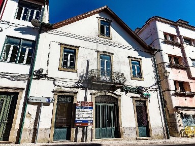 Moradia independente à venda na Rua Doutor Manuel de Vasconcelos