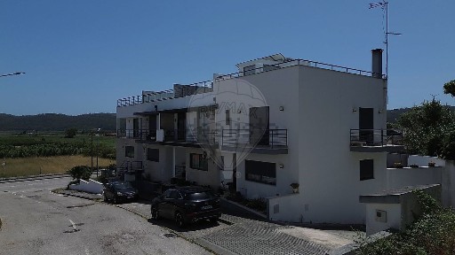 Moradia independente à venda em Famalicão