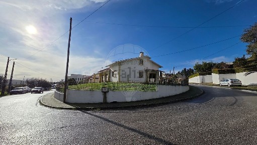Moradia independente à venda em Louriçal