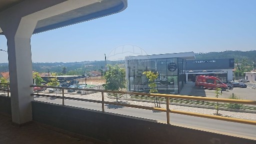 Arrendamento de espaço comercial na Travessa da Charnequinha