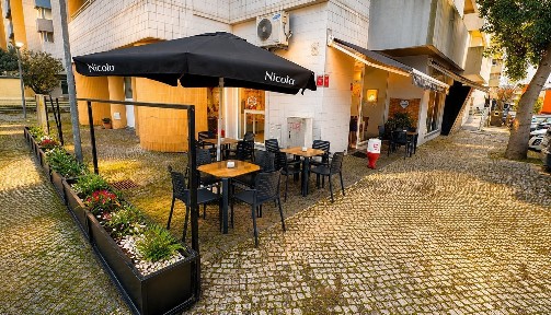 Snack bar, cafetaria para trespasse na Avenida Jardim, 1