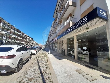 Arrendamento de espaço comercial na Avenida Dom Nuno Álvares Pereira