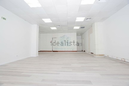 Arrendamento de espaço comercial em Adro de Santiago, 2350