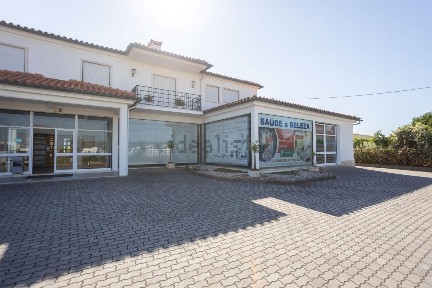 Arrendamento de espaço comercial em Samora Correia