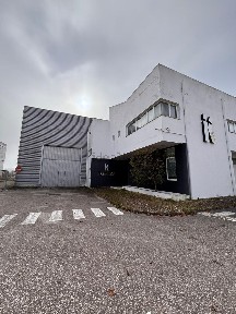 Arrendamento de armazém na Estrada Sem Nome