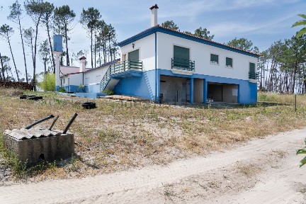 Moradia independente à venda em Coz - Alpedriz - Montes