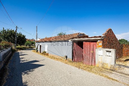 Moradia independente à venda em Louriçal