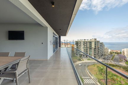 Apartamento T3 à venda na Avenida Mário Soares, 68