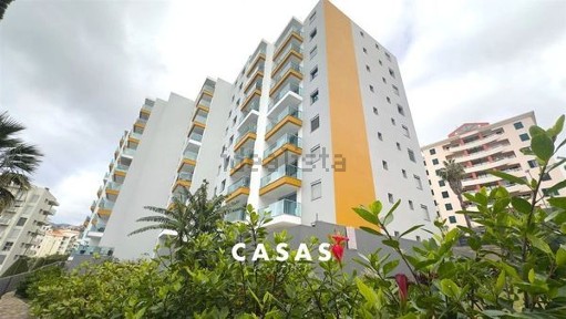 Apartamento T2 à venda na Avenida Mário Soares, 40