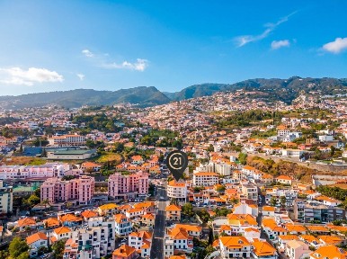 Apartamento T2 à venda na Rua do Til s/n