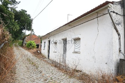 Moradia independente à venda em Bc. da Lomba