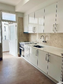 Apartamento T2 à venda na Praça do Carmo