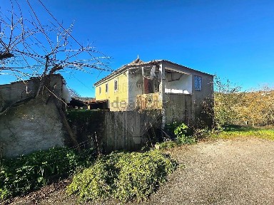 Moradia independente à venda em Vila Cã