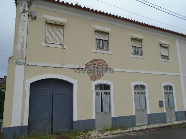 Moradia independente à venda em Pataias e Martingança