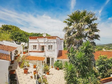 Moradia independente à venda em Roliça
