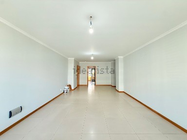 Apartamento T3 à venda na Rua 31 de Janeiro