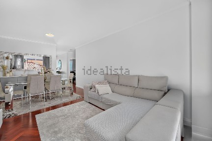 Apartamento T2 à venda na Rua 6 de Maio, 19