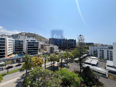 Apartamento T2 à venda na Estrada Monumental