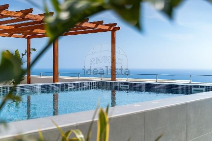 Apartamento T3 à venda na Estrada de Santa Clara, 125